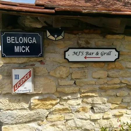 Belonga Mick Hotel