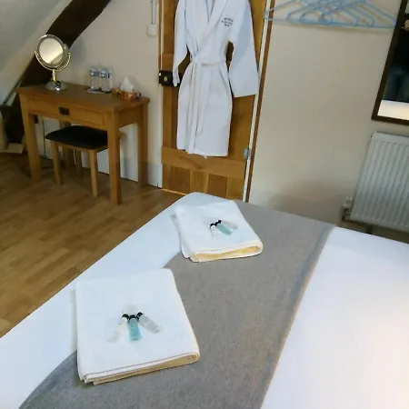 Belonga Mick Hotel *